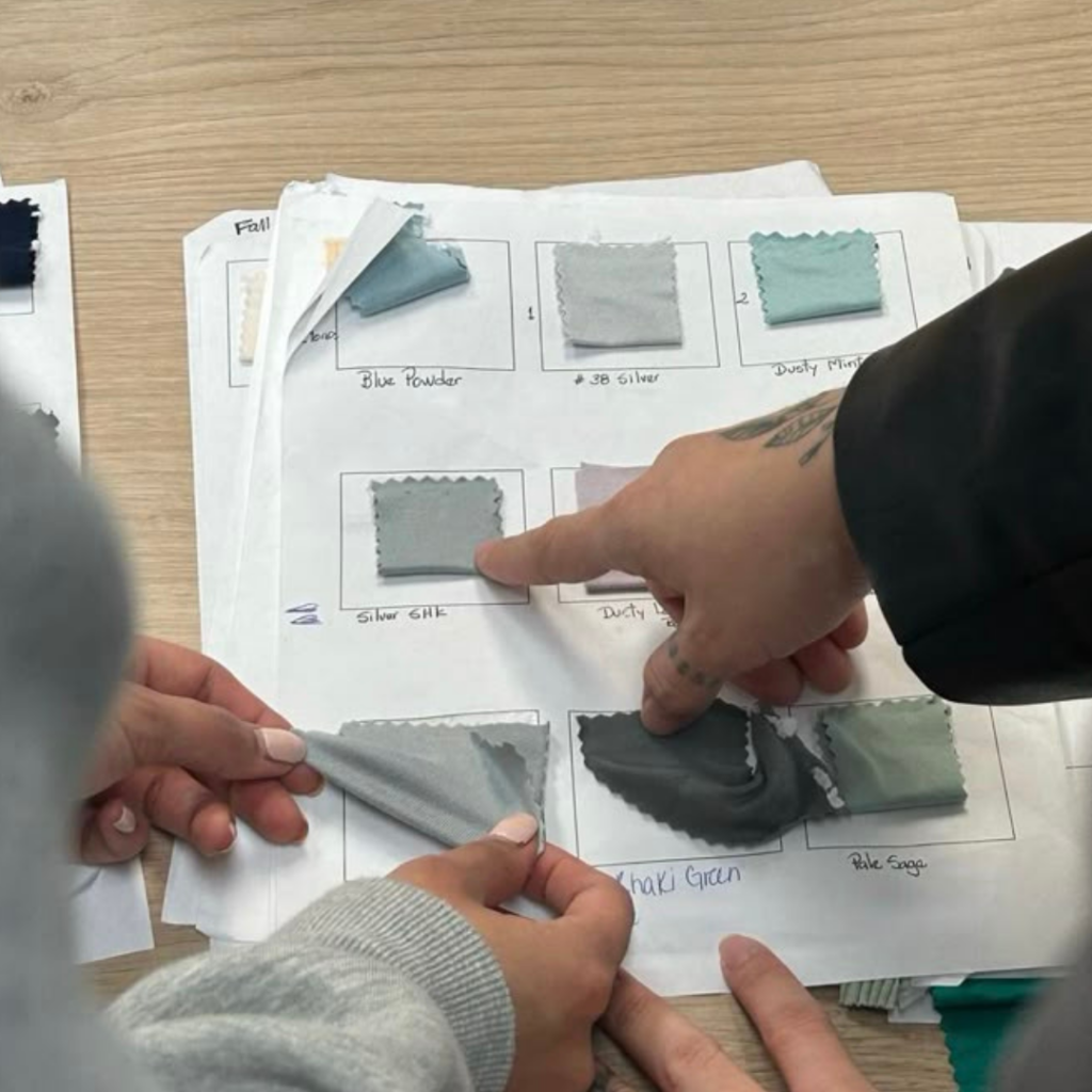 Service de production textile sur mesure : L’expertise BlackBlocs Studio pour vos projets